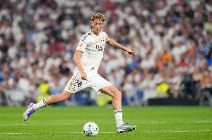 阿斯:皇马新赛季后防进步明显,米利唐和赫伊森将是主力中卫搭档