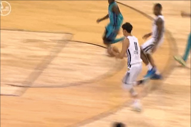 一竞技网站-两中国小将亮相夏联 小曾发挥一般张镇麟积极主动